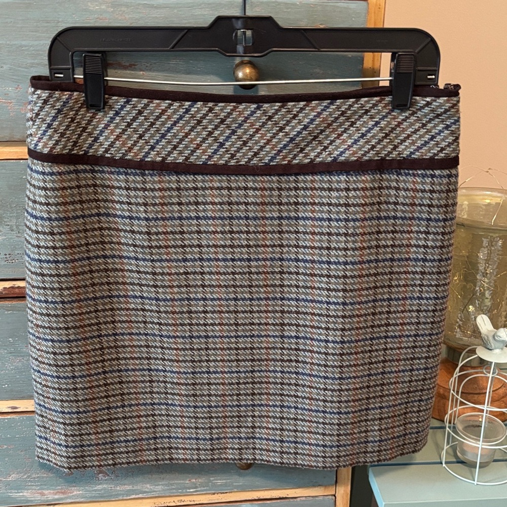 Outback multi color lined Plaid Skirt - Gray/bye/brown colors. Sz 8